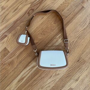 Lululemon Canvas Mini Bag
Natural / Chestnut Brown